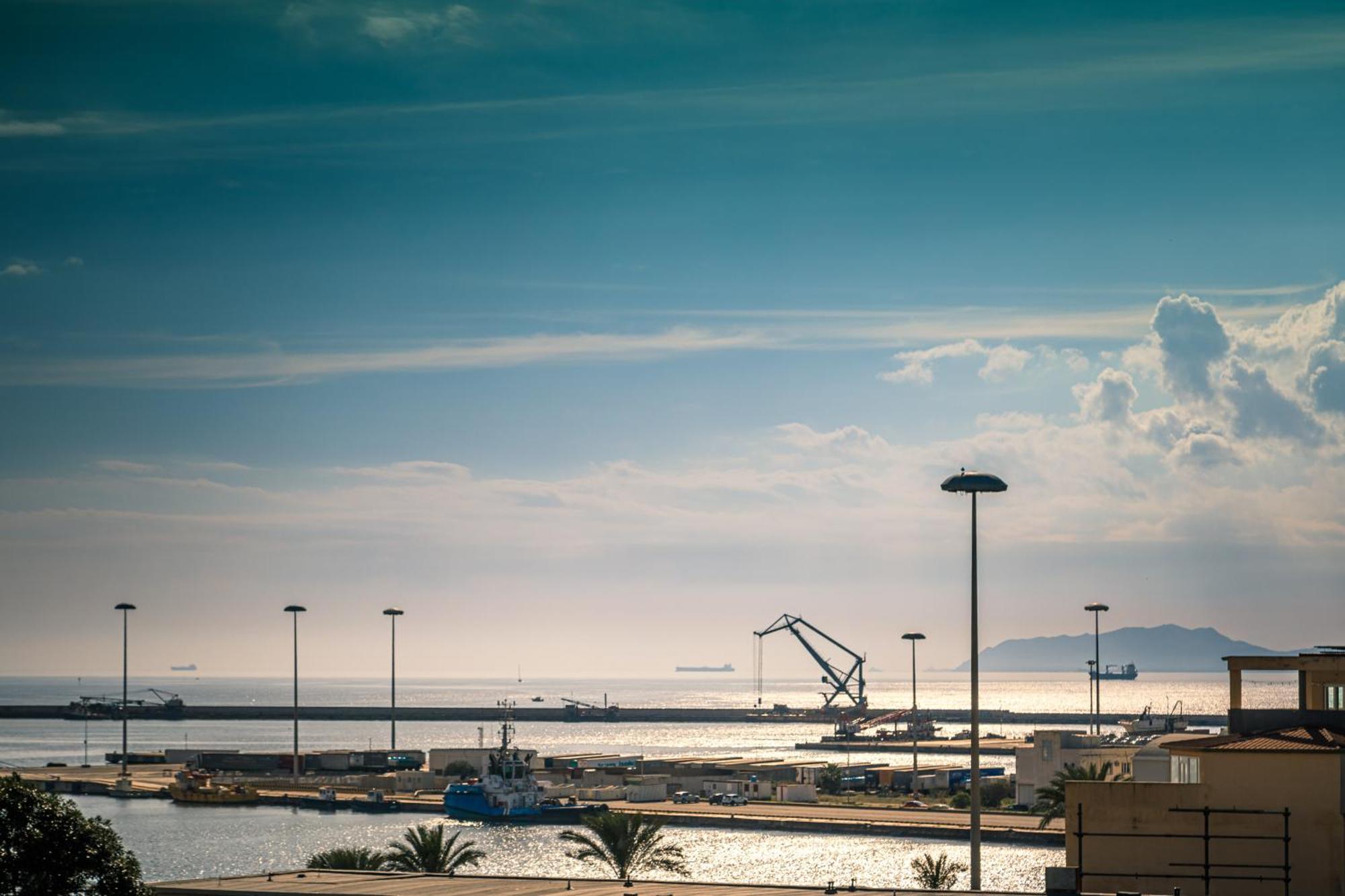 Onlyrooms V - Central & Train Station Cagliari Bagian luar foto