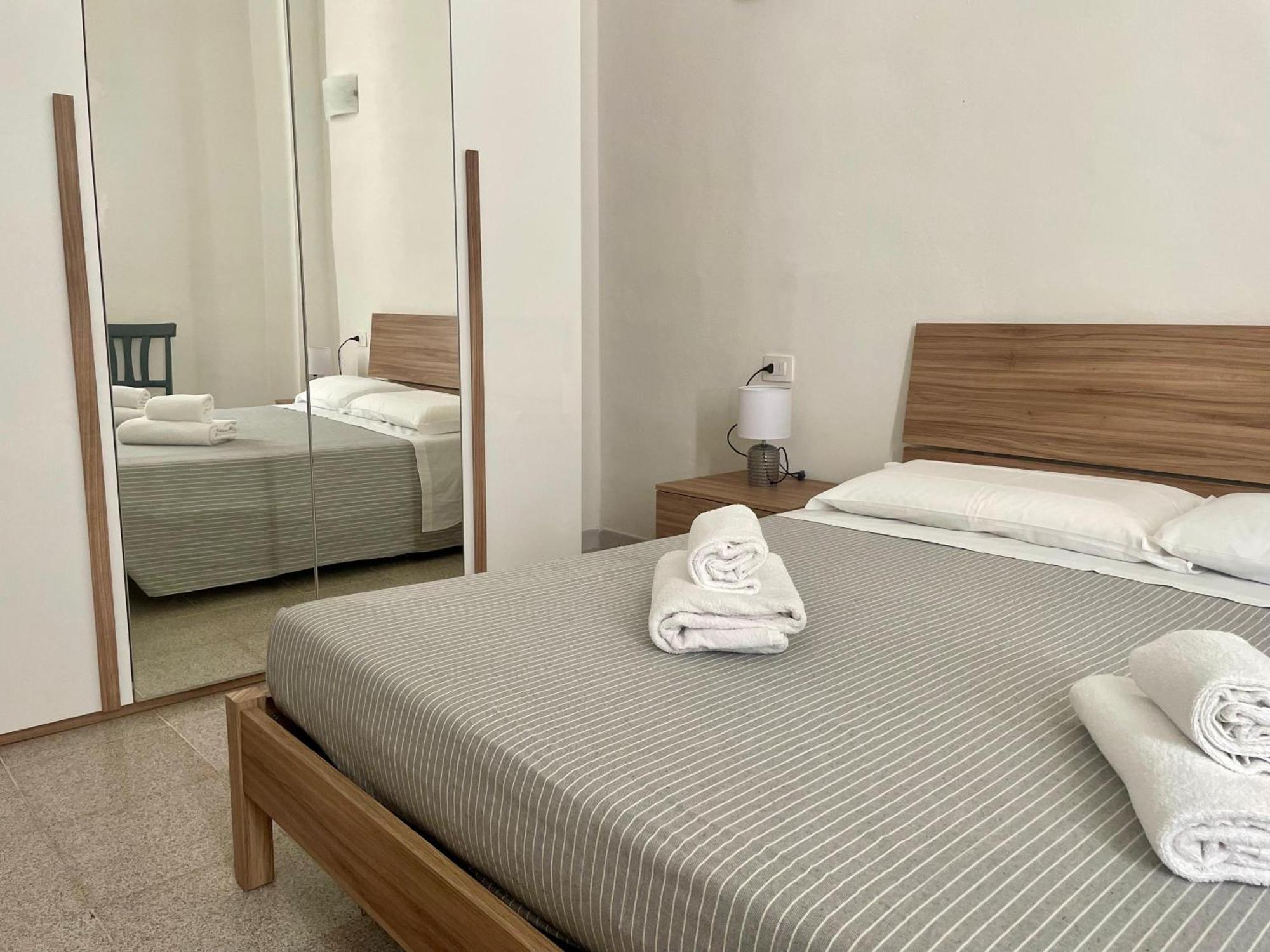 Onlyrooms V - Central & Train Station Cagliari Bagian luar foto