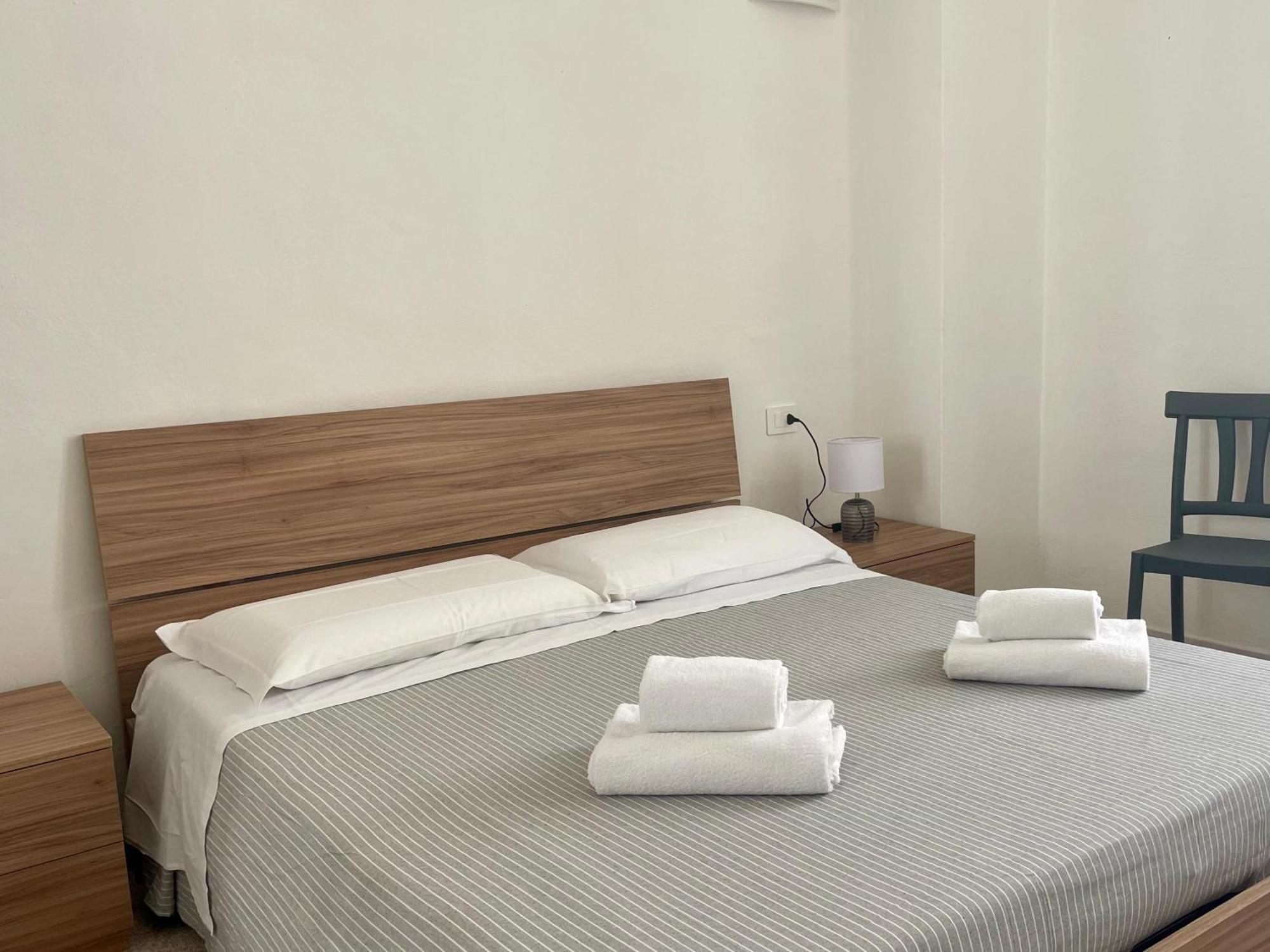 Onlyrooms V - Central & Train Station Cagliari Bagian luar foto
