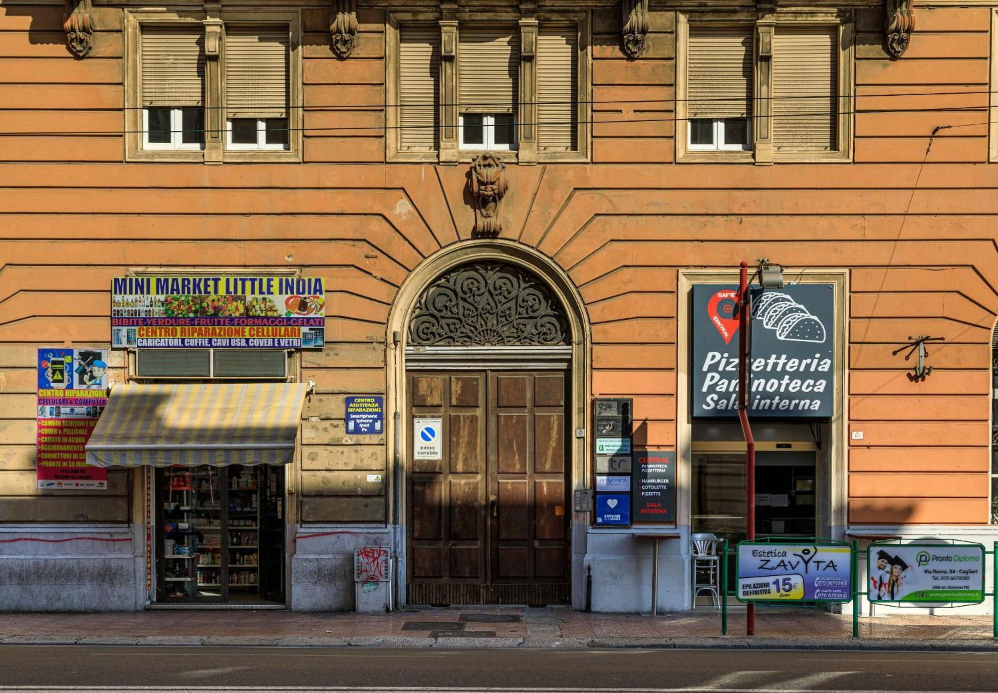 Onlyrooms V - Central & Train Station Cagliari Bagian luar foto