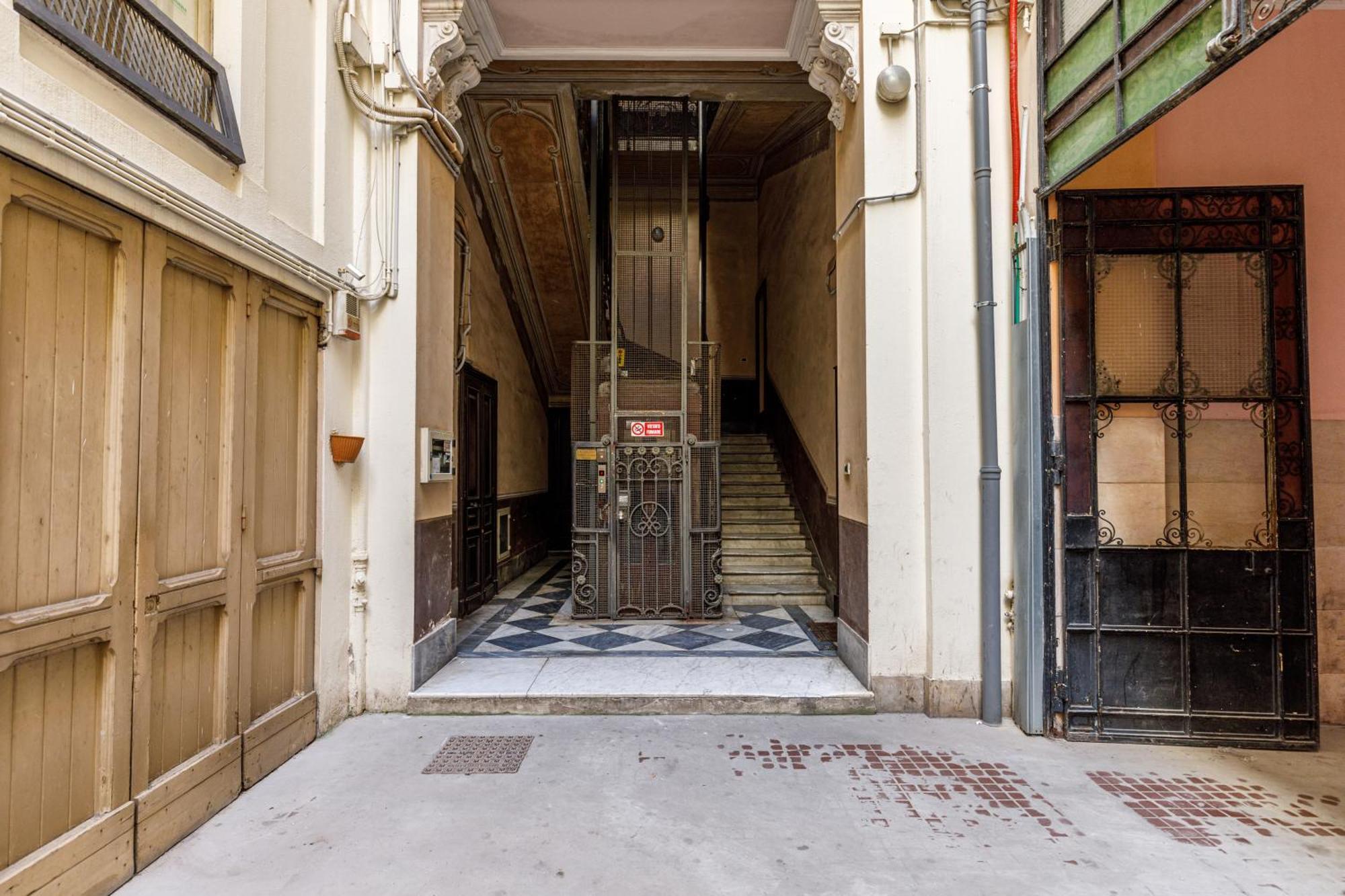 Onlyrooms V - Central & Train Station Cagliari Bagian luar foto