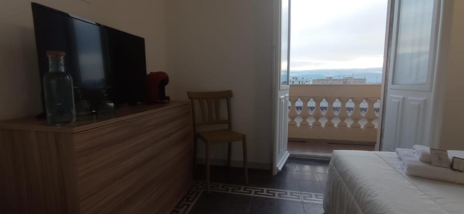 Onlyrooms V - Central & Train Station Cagliari Bagian luar foto