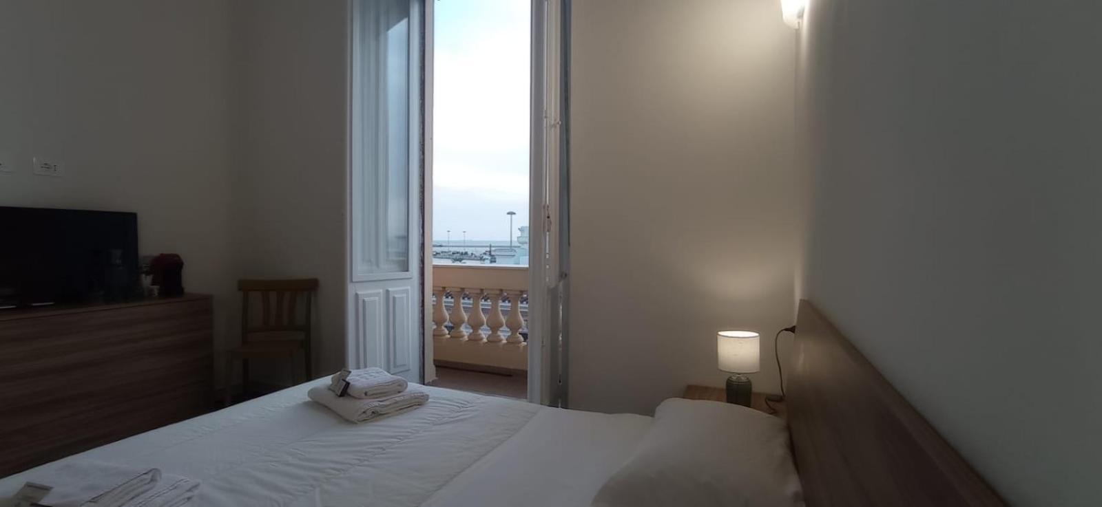 Onlyrooms V - Central & Train Station Cagliari Bagian luar foto